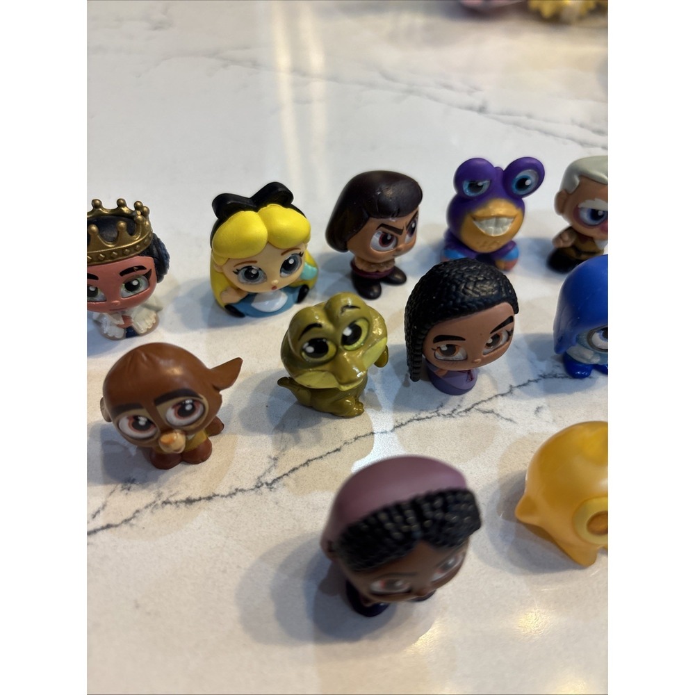 Disney Doorables Collection Peek Lot | Set Of 13 Mini Figures - Picture 3 of 4